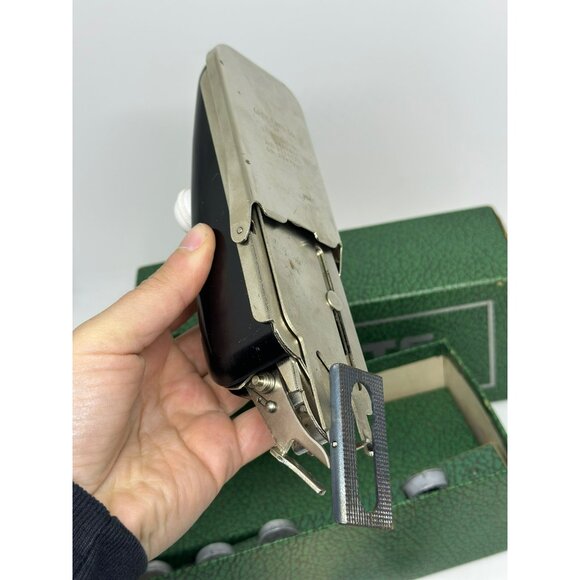 VTG White Sewing Machine Buttonhole Attachment With Box & Accessories - Picture 4 of 6